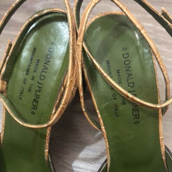 Donald J Pliner croc print ankle strap heels - Picture 2 of 9